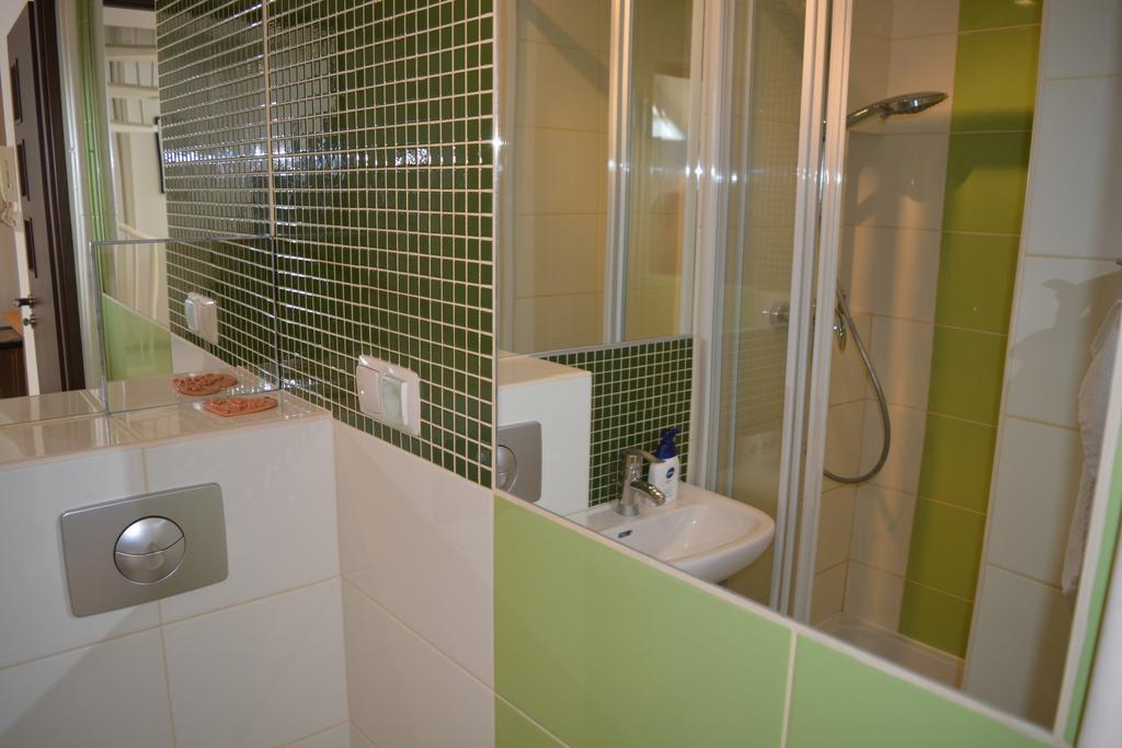 Labo Apartment Wola Varsóvia Exterior foto